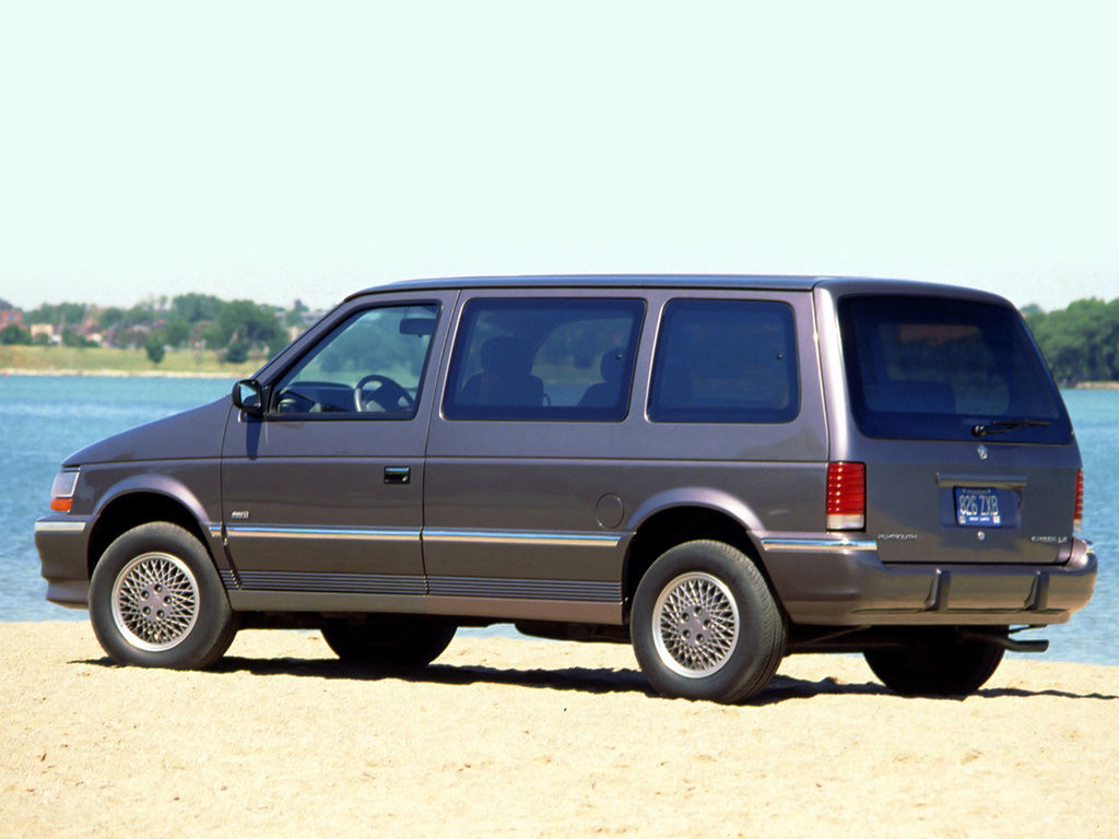 Plymouth voyager машина
